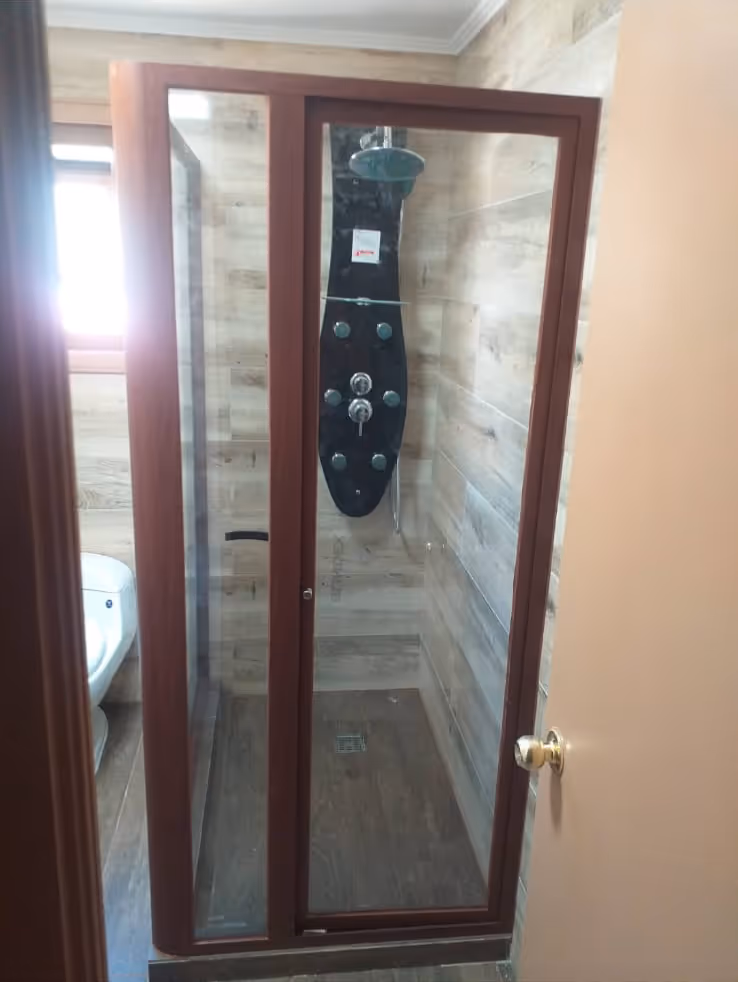 Showers — imagen 3
