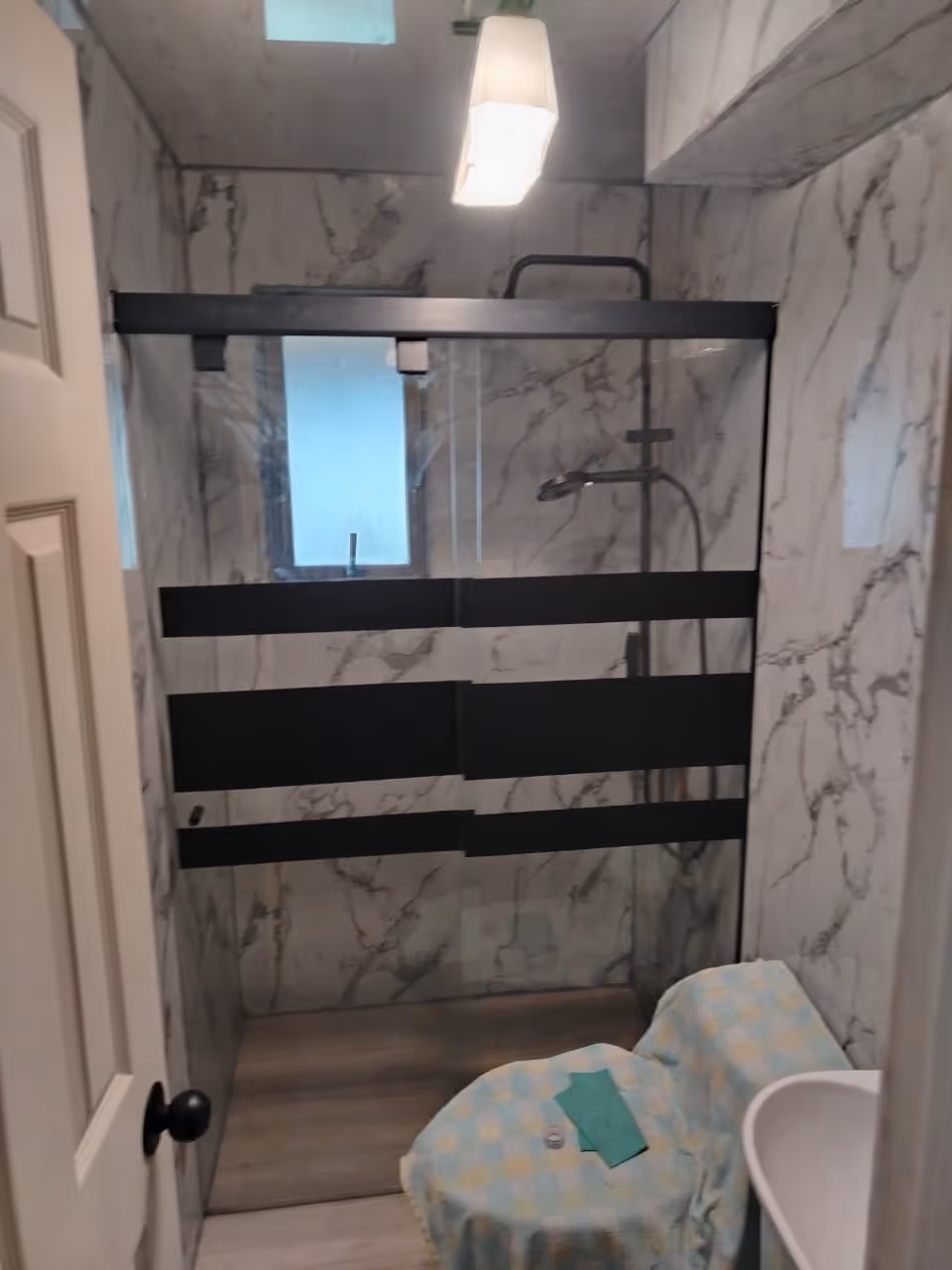 Showers — imagen 4